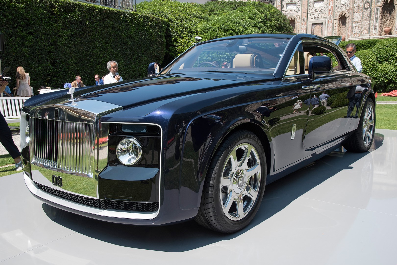 Estes são os 8 CARROS NOVOS mais caros do mundo