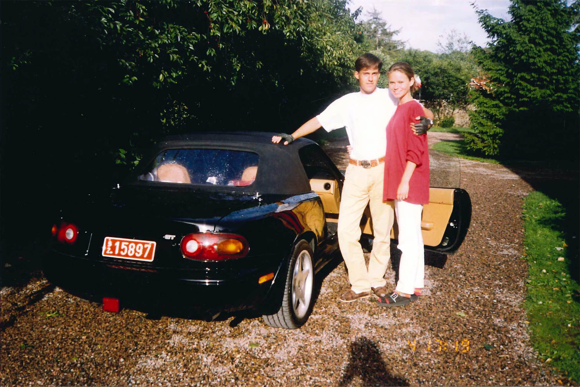 Christian von Koenigsegg com a sua mulher e o Mazda MX-5