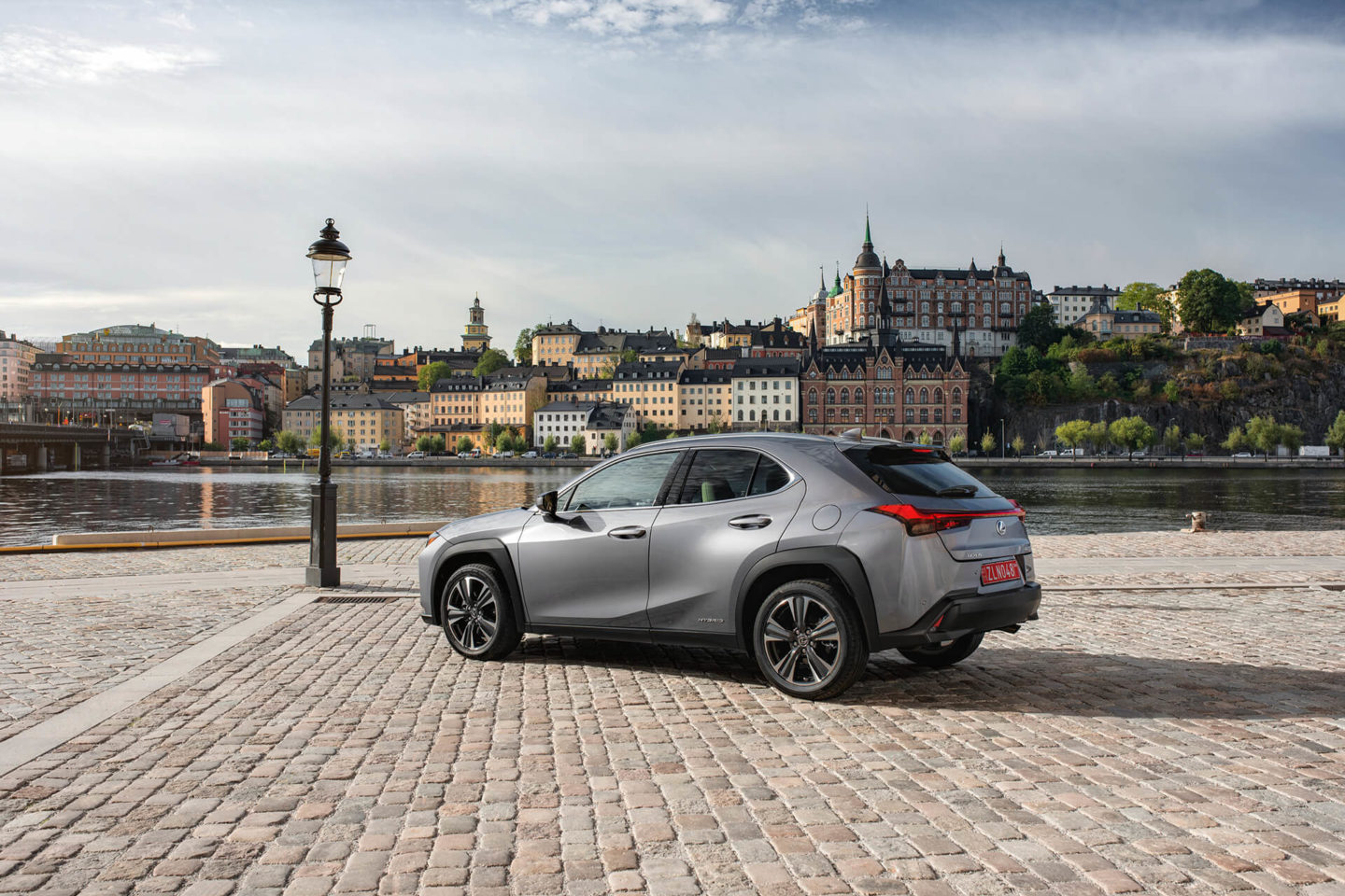 Lexus UX 250h