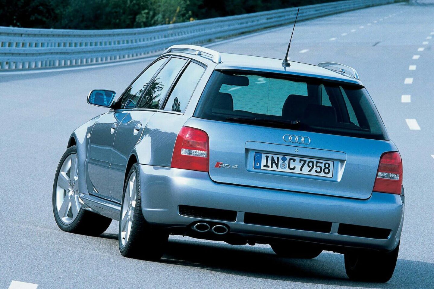 Audi RS4 (B5)