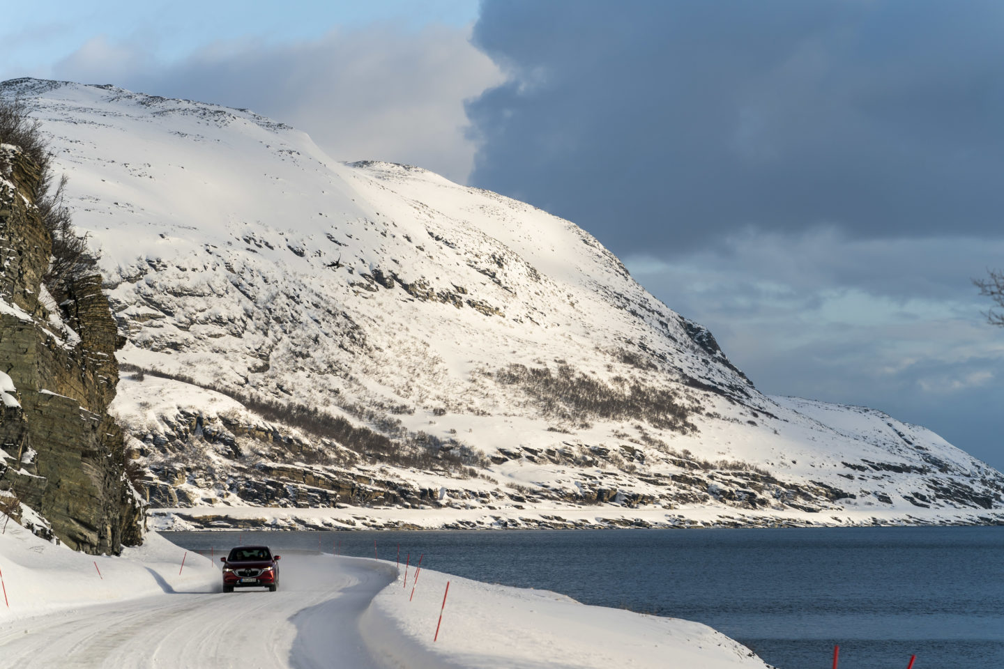 Mazda Epic Drive — CX-5 em estrada com neve à beria mar