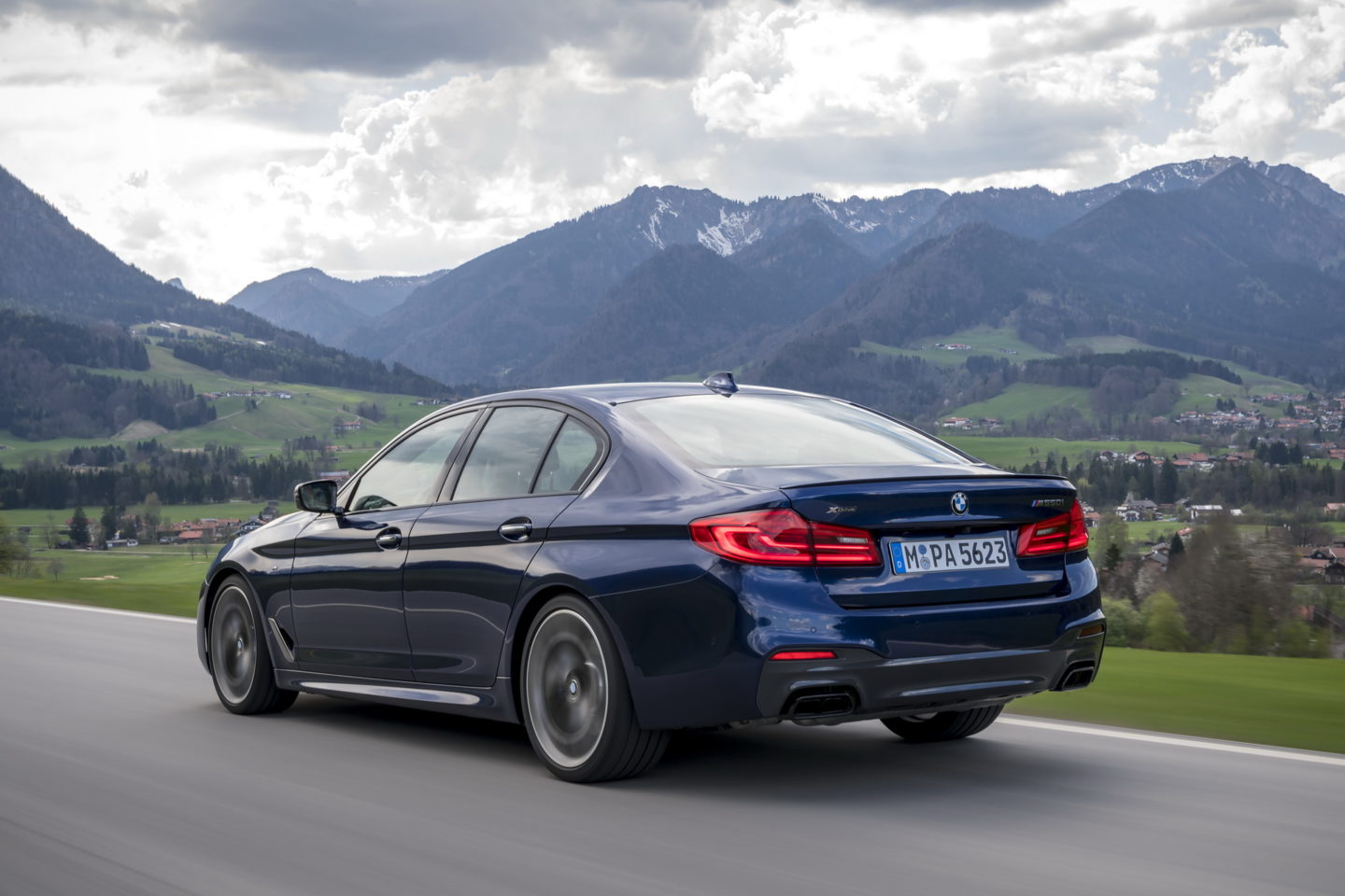 BMW M550i