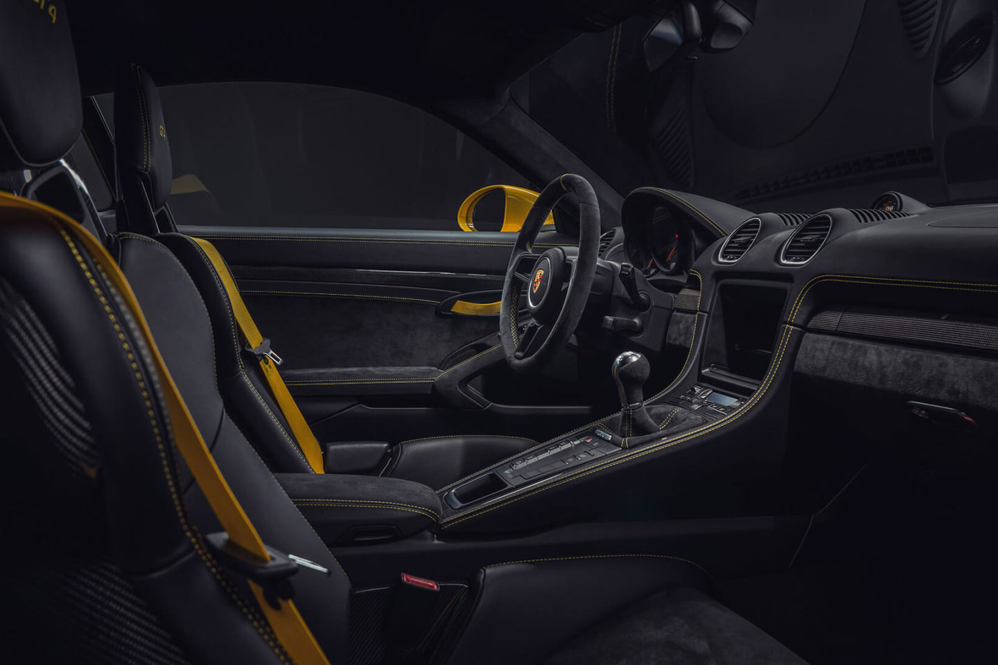 Porsche 718 Cayman GT4, 2019