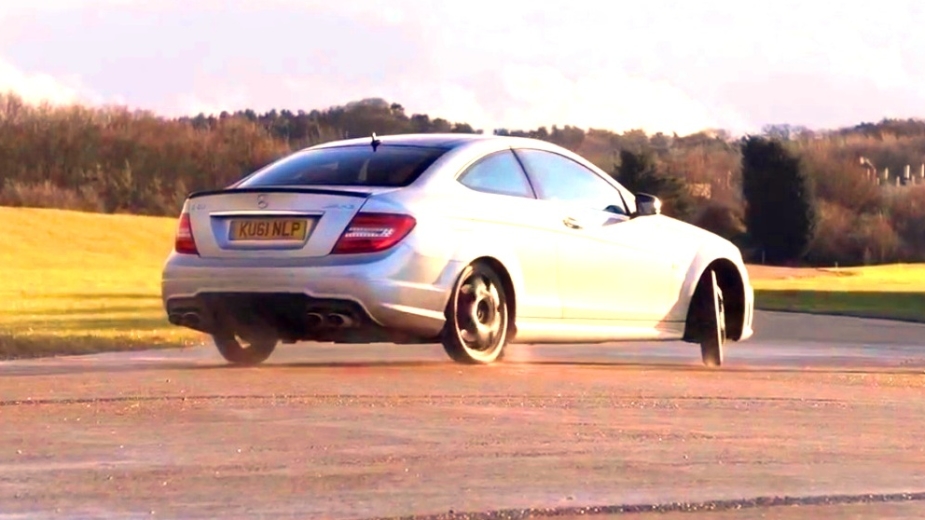 Drift Mercedes C63 AMG