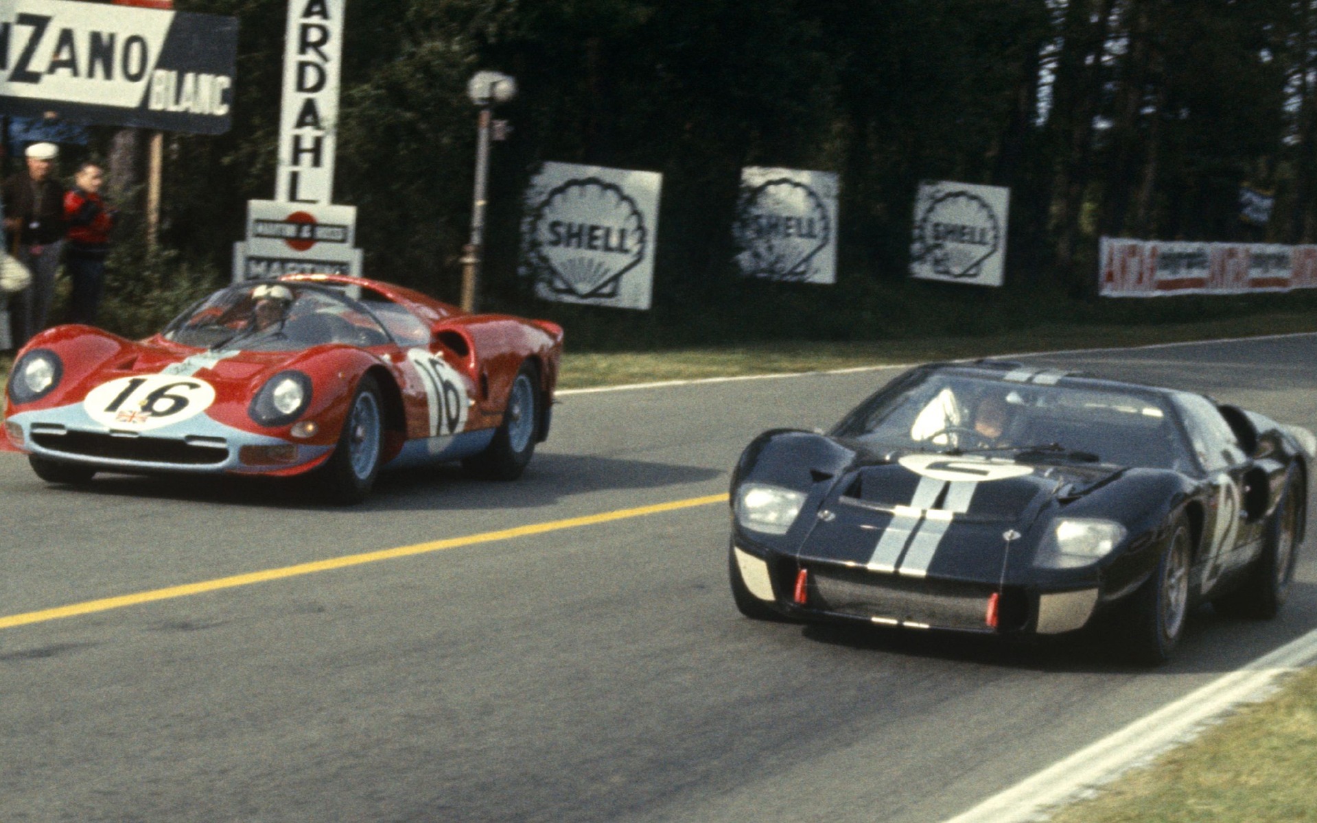 Ford v Ferrari em Le Mans