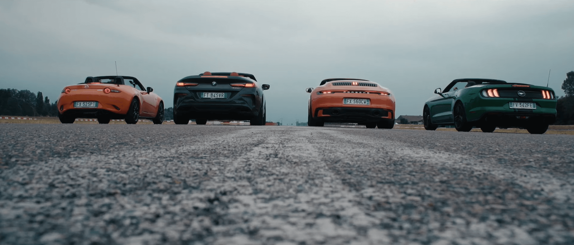 Drag race MX-5, Mustang, 911, Série 8
