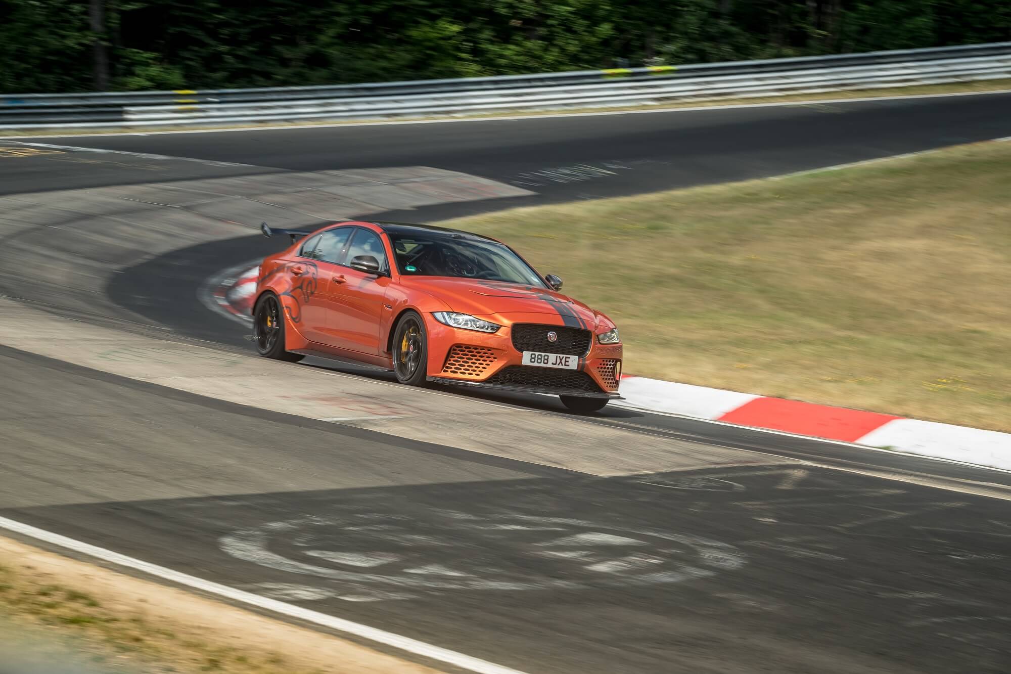 Jaguar XE SV Project 8