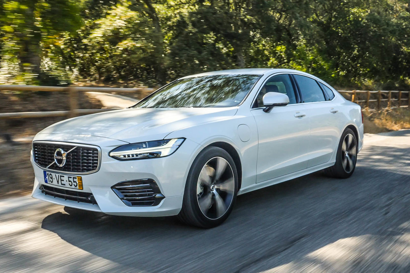 Volvo S90 T8 Plug-in Hybrid