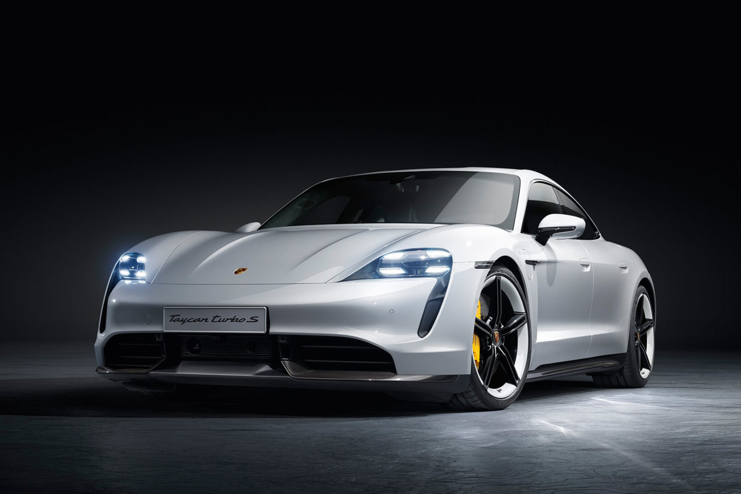 Porsche Taycan Turbo S, 2019