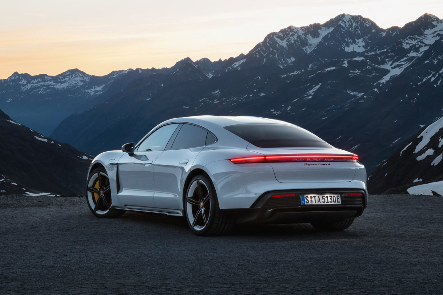 Porsche Taycan Turbo S, 2019