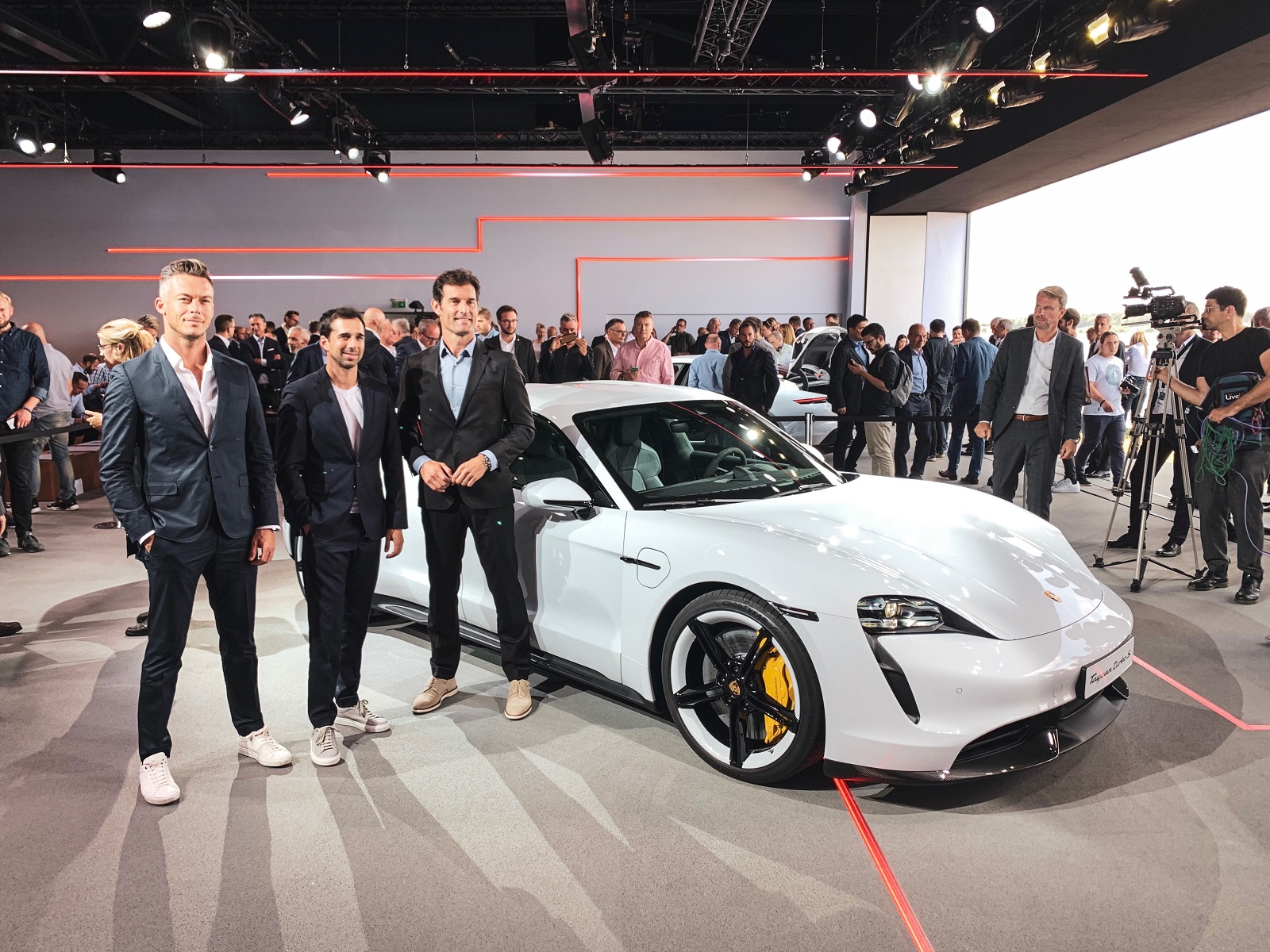 porsche taycan 2019