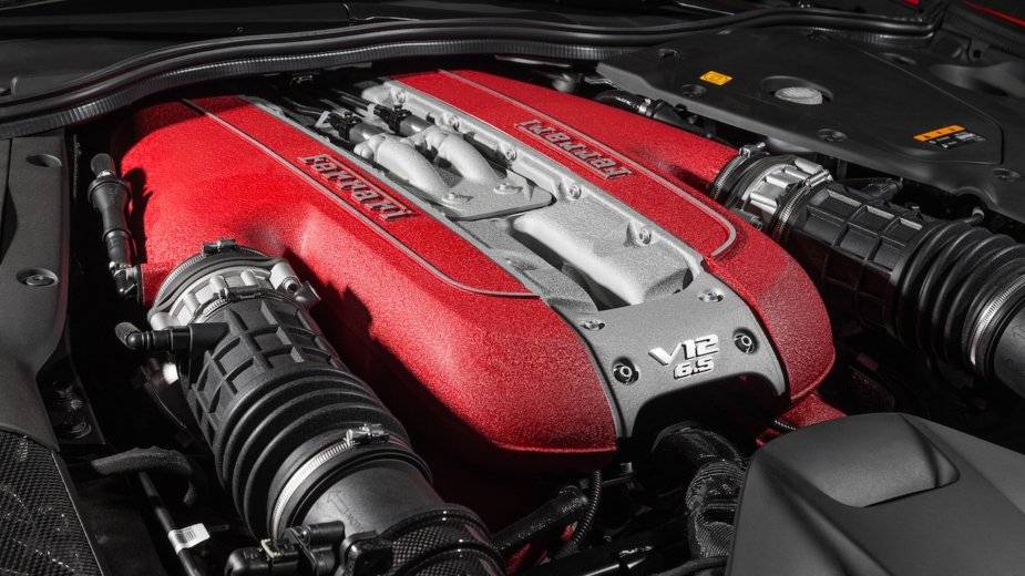 Ferrari 812 Superfast motor V12