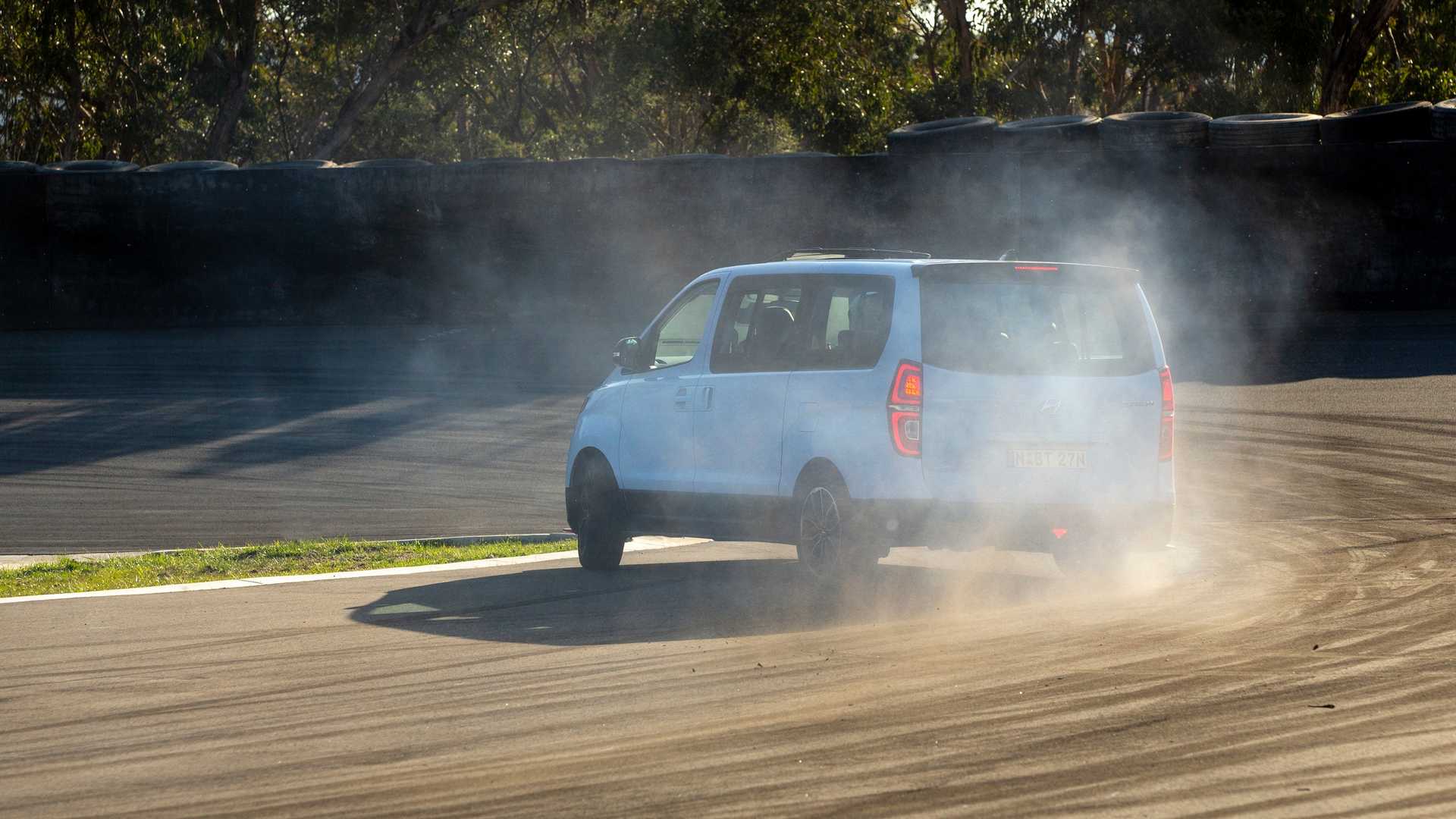 Hyundai iMax N Drift Bus