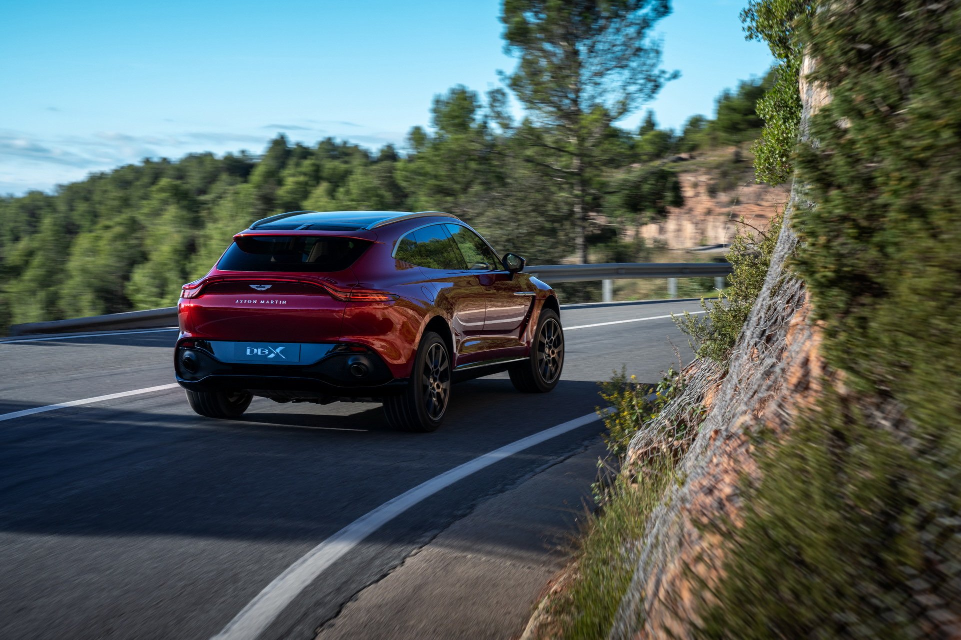 Aston Martin DBX 2020