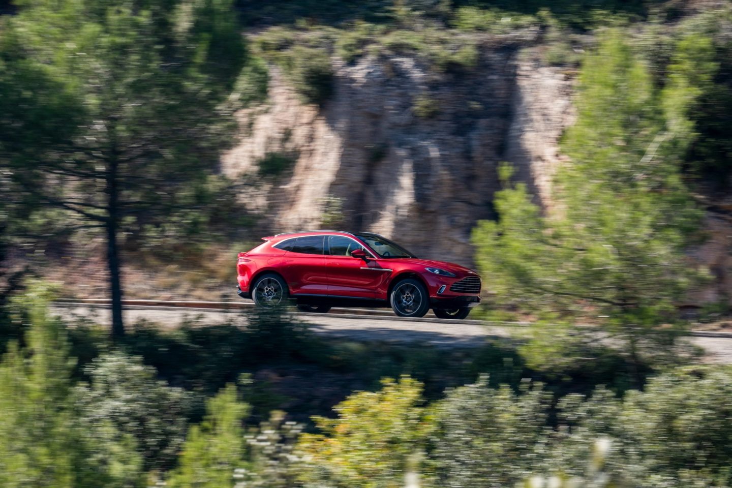 Aston Martin DBX 2020