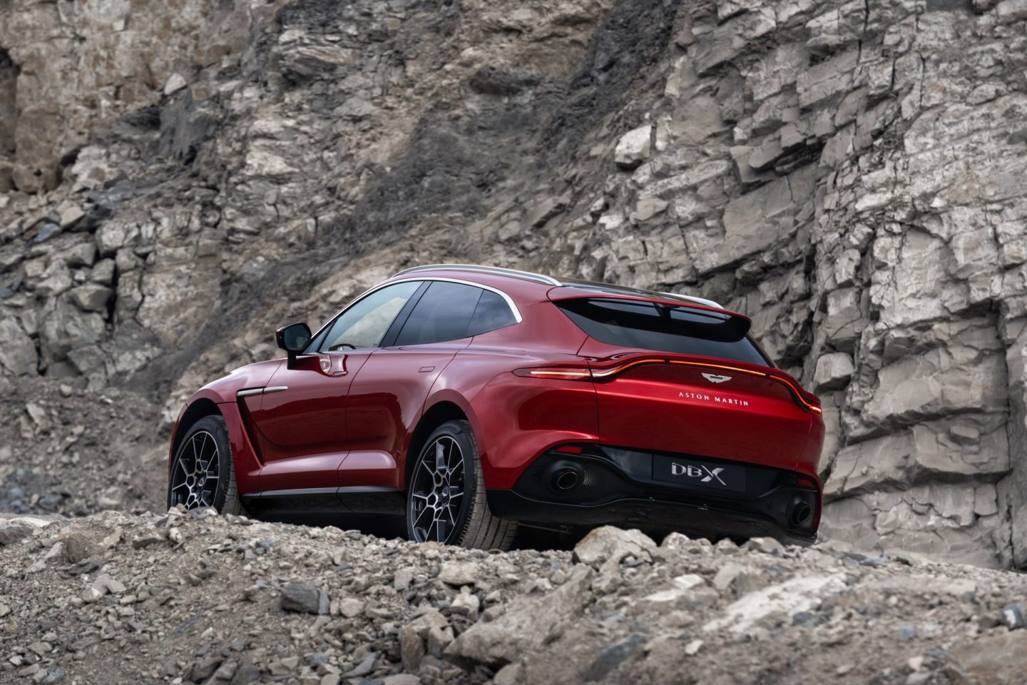 Aston Martin DBX 2020