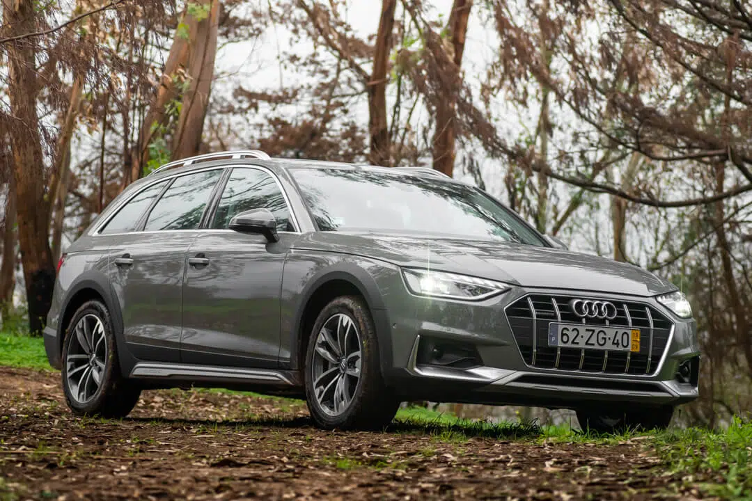 Audi A4 Allroad 40 TDI vs Volvo V60 Cross Country D4 190