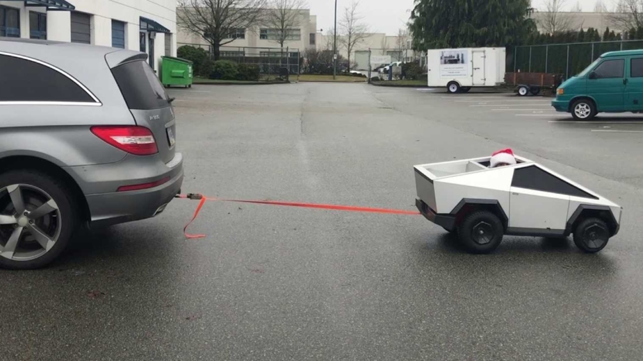 Mini Tesla Cybertruck