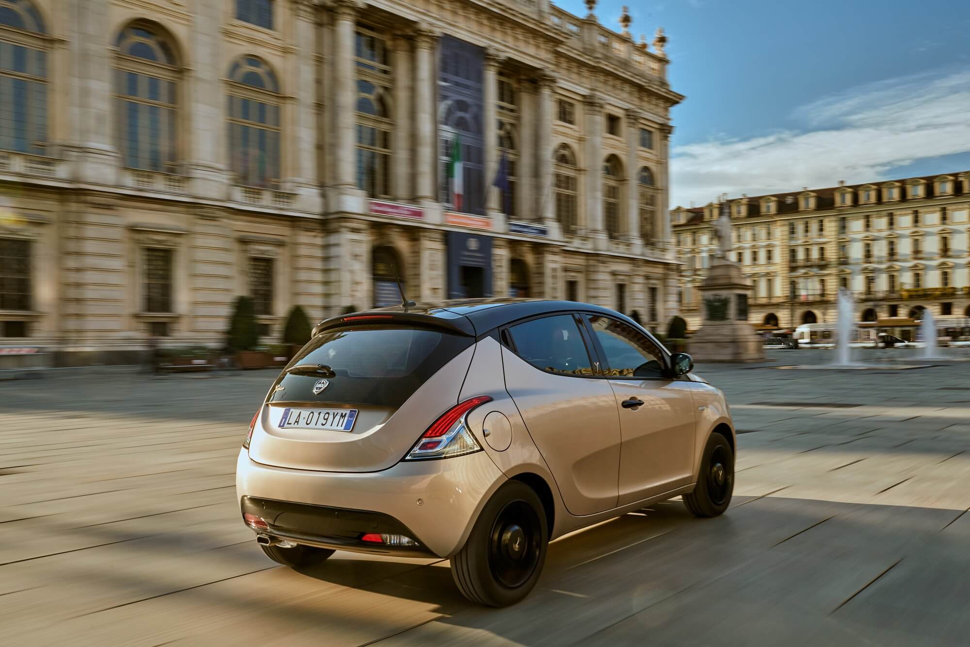 Lancia Ypsilon