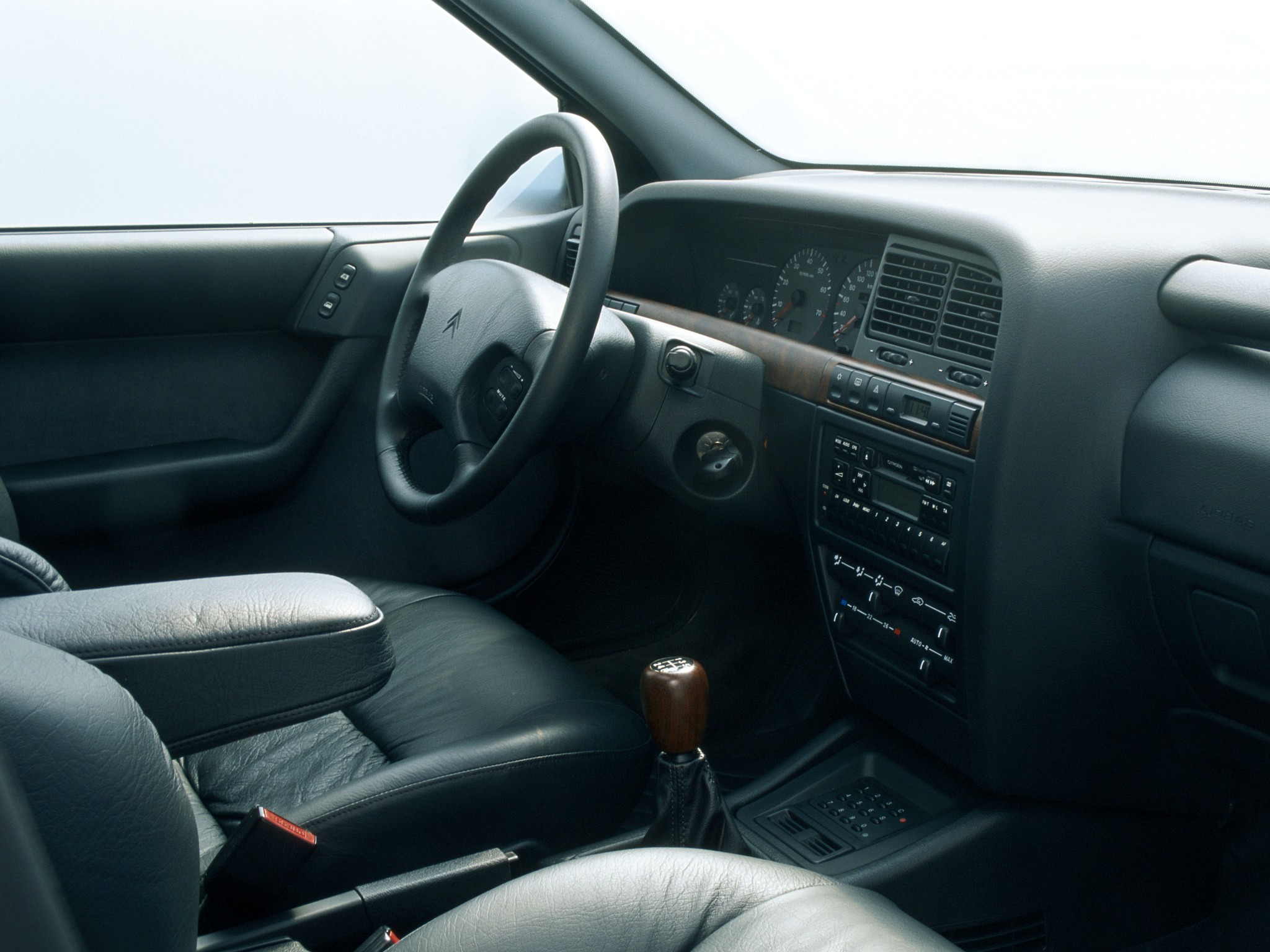 Interior do Citroën Xantia Activa