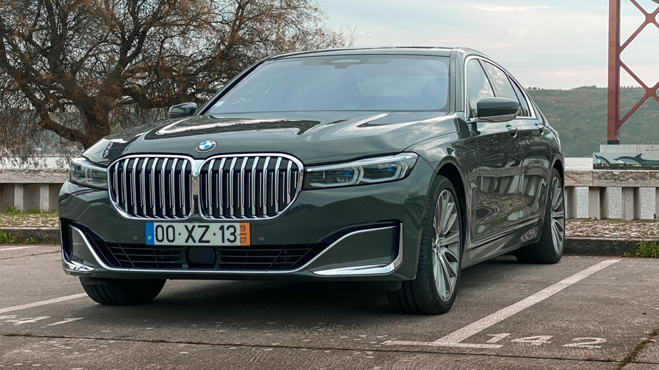 Para além do duplo rim XXL. Testámos o BMW 745e, o Série 7 híbrido plug-in