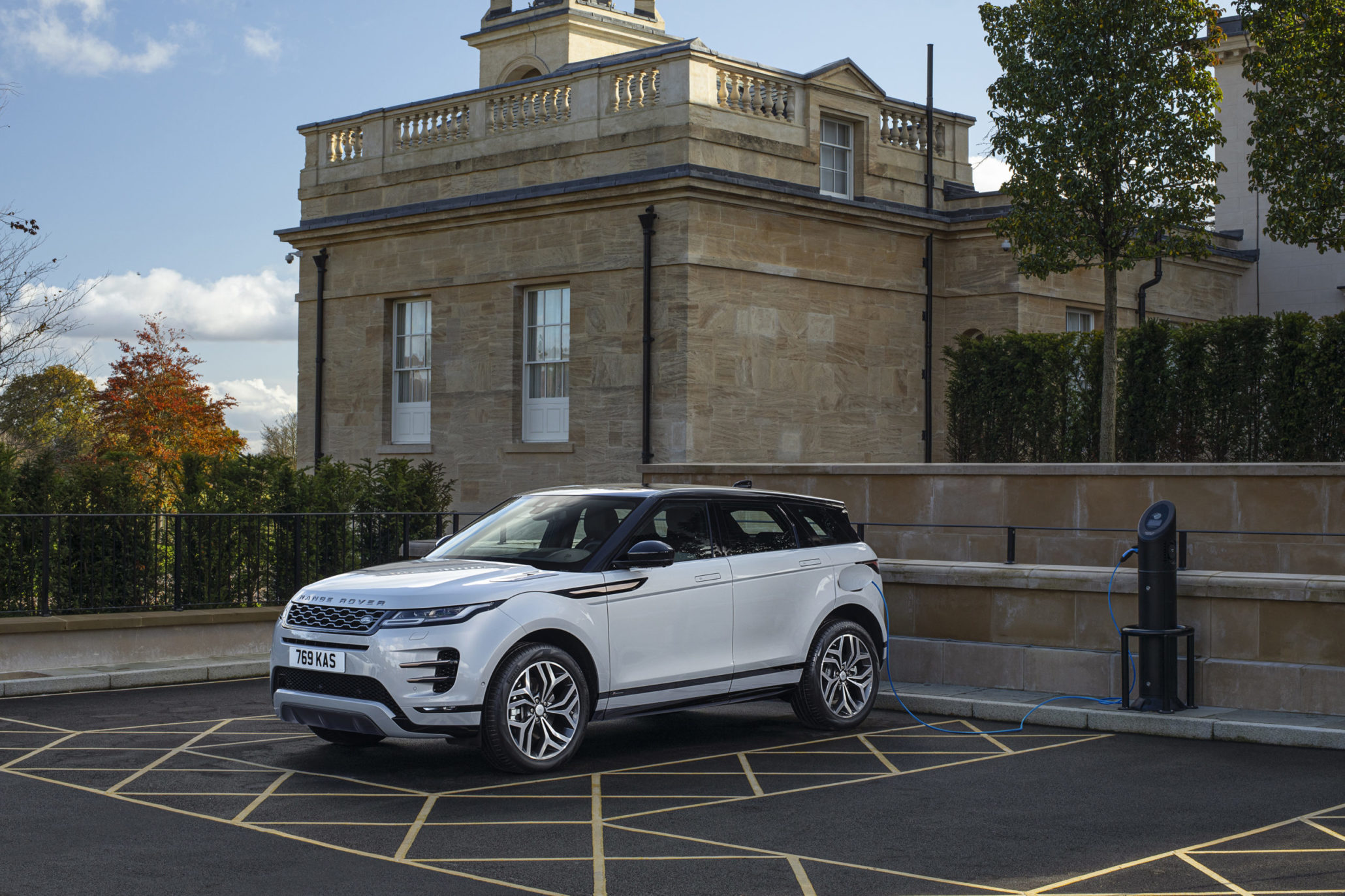 Range Rover Evoque P300e