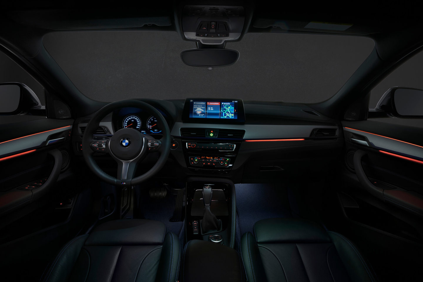 Interior do BMW X2 xDrive25e