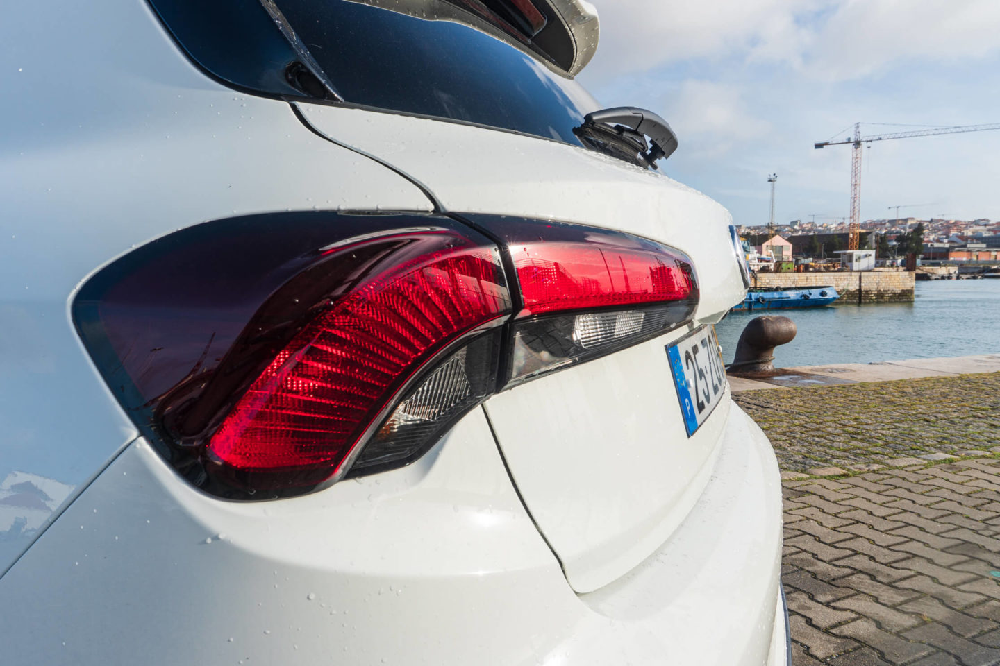 Óticas traseiras do Fiat Tipo