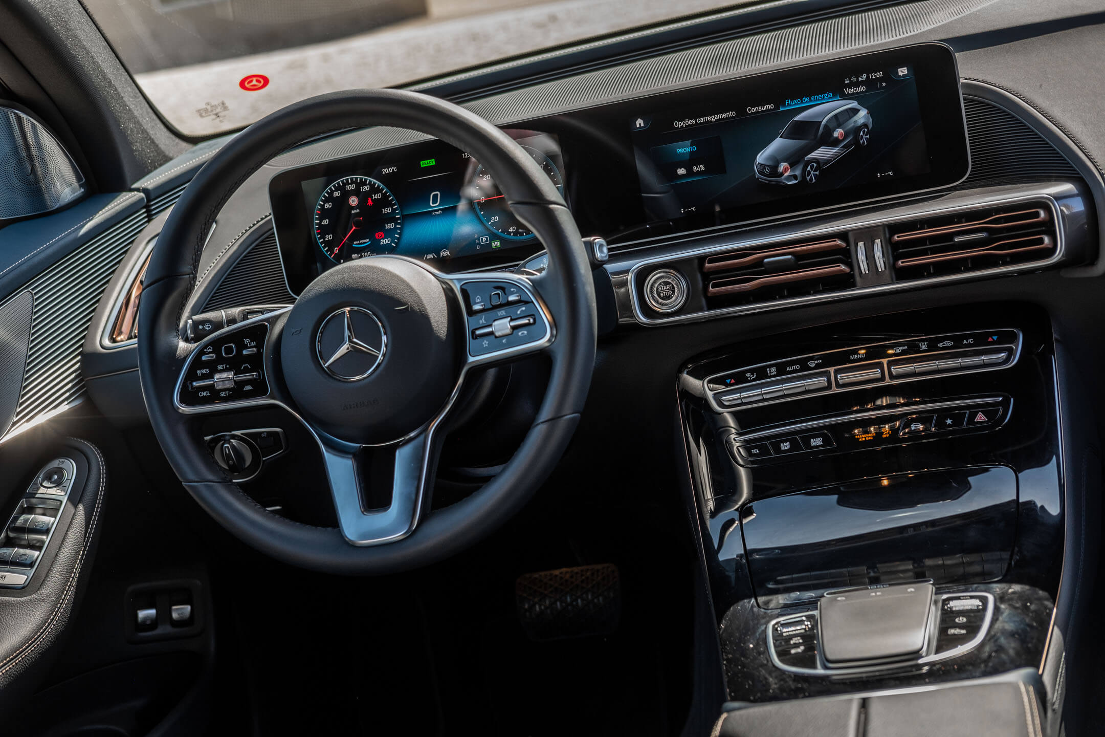Interior do Mercedes-Benz EQC