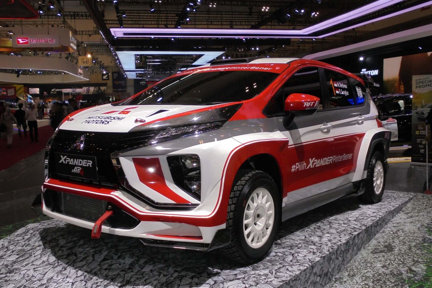 Mitsubishi Xpander AP4