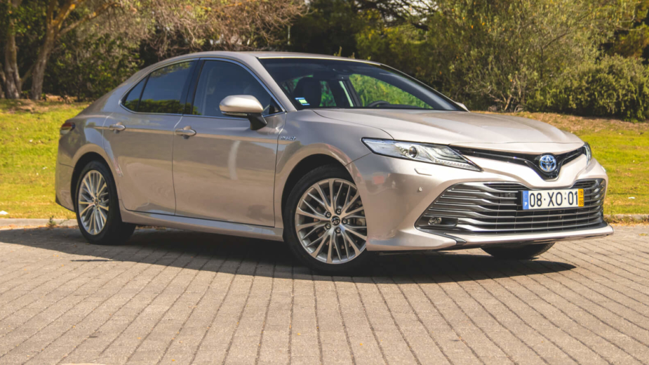 Toyota Camry. Será que o japonês feito a pensar nos americanos convence os europeus?