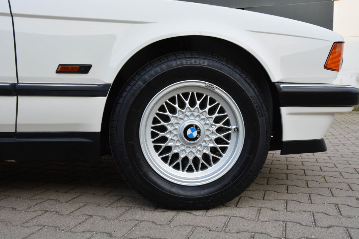 BMW 740i 1992