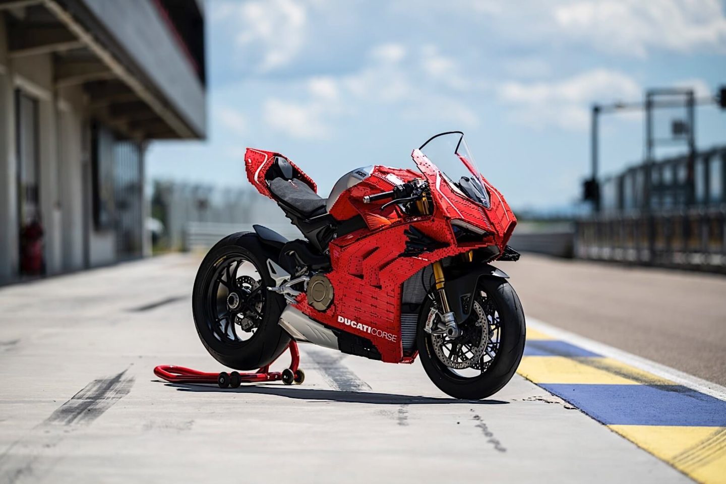 Ducati Panigale V4 R