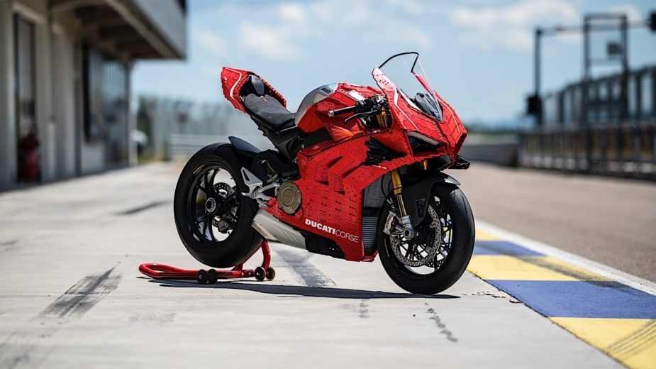 Ducati Panigale V4 R