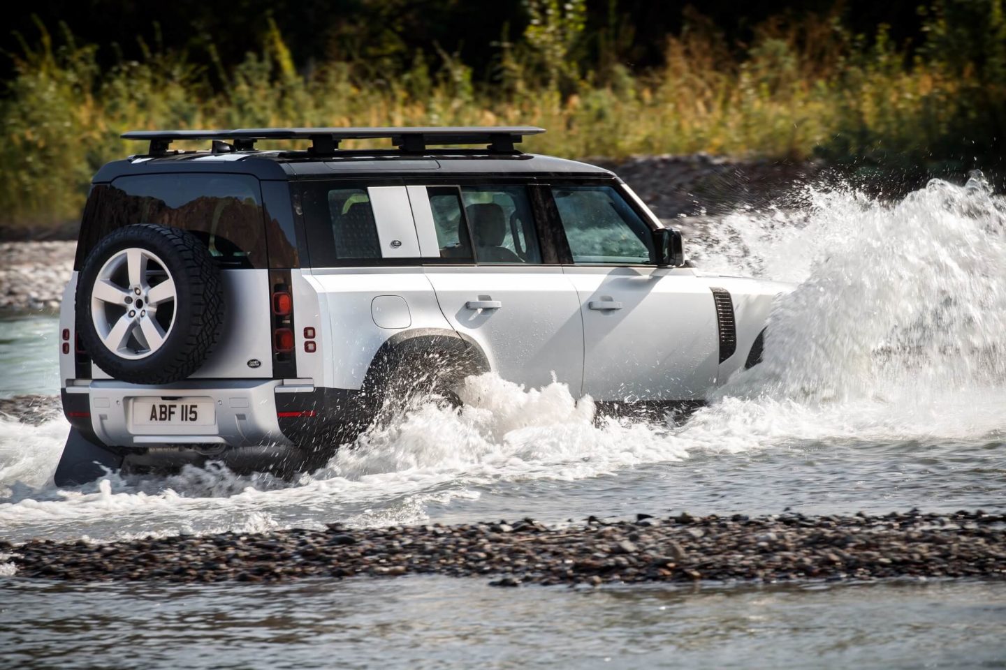 Land Rover Defender 110