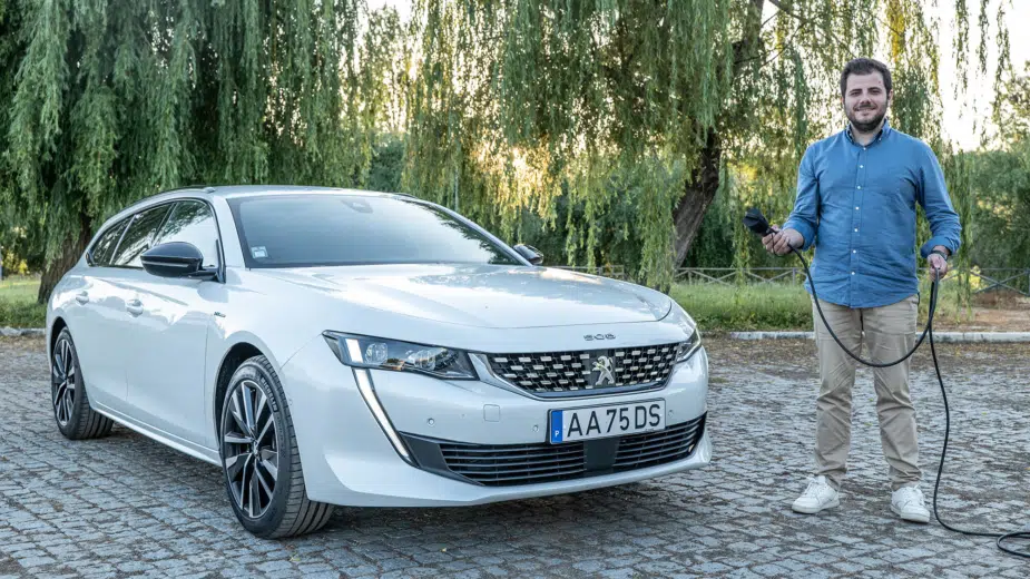 Testámos o Peugeot 508 SW Hybrid. Híbrido plug-in é uma boa opção? (vídeo)