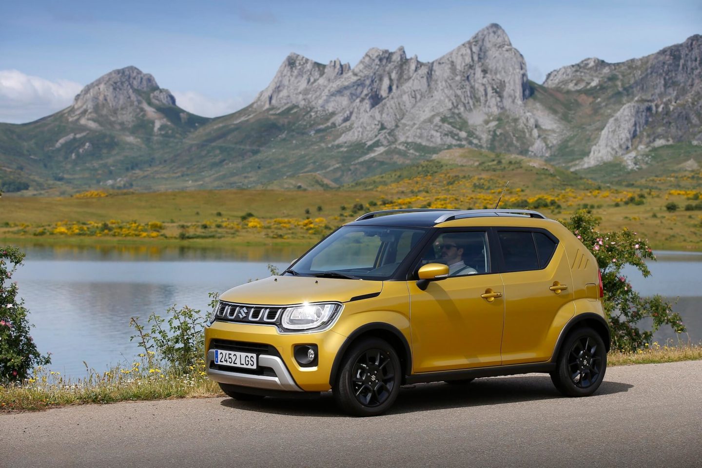 Os renovados Suzuki Ignis e Swift Sport já têm preços para