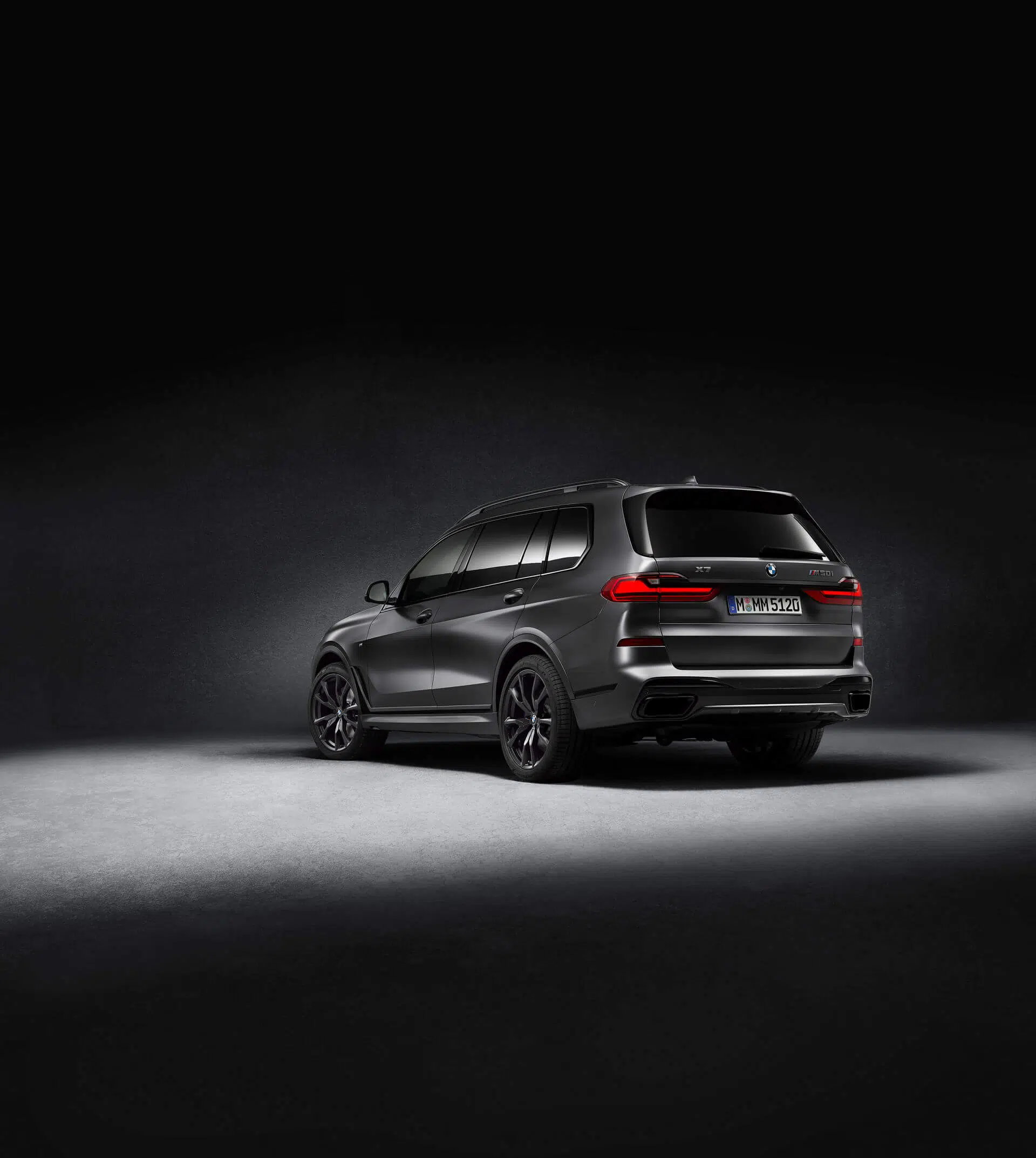 BMW X7 Dark Shadow Edition