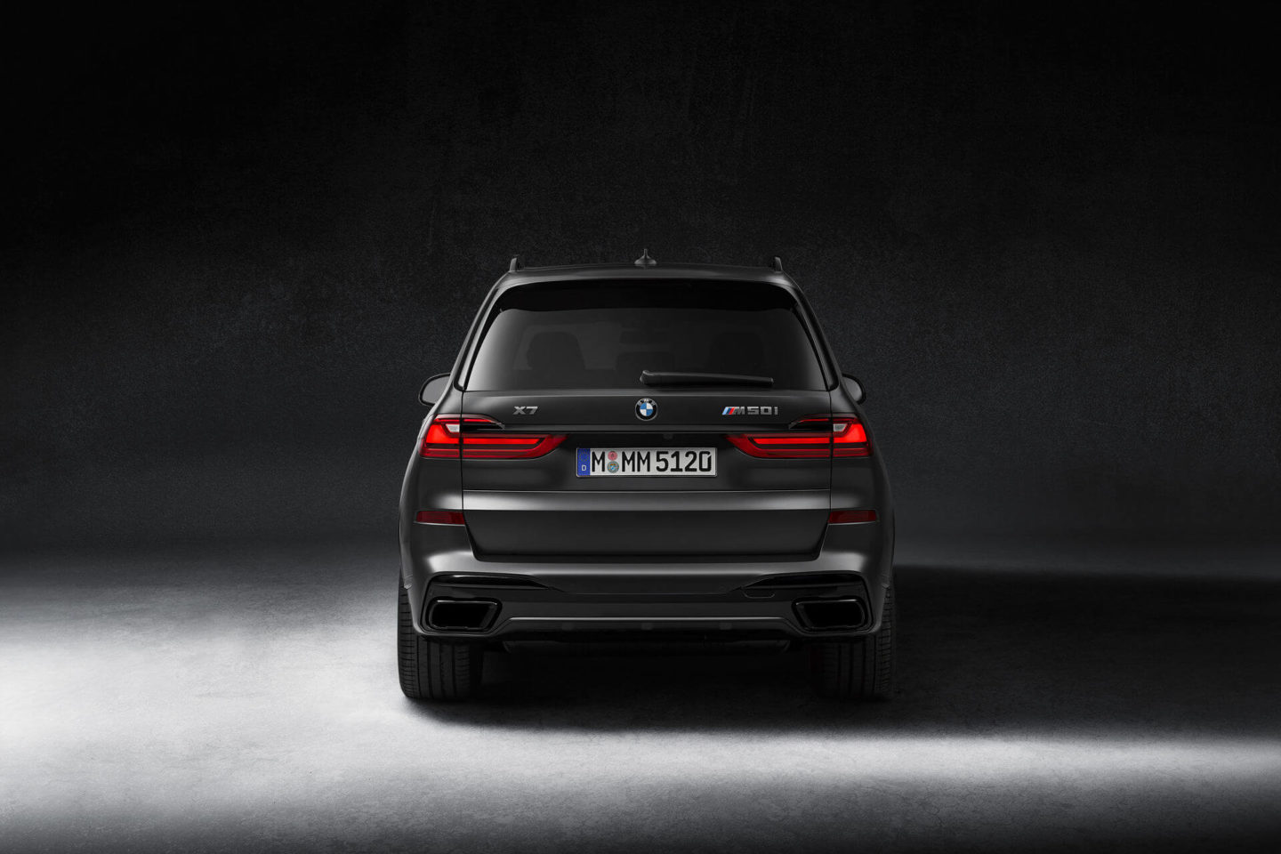 BMW X7 Dark Shadow Edition