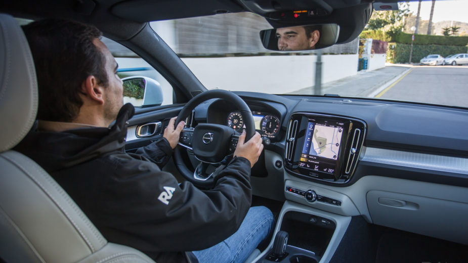 Guilherme Costa a conduzir Volvo XC40