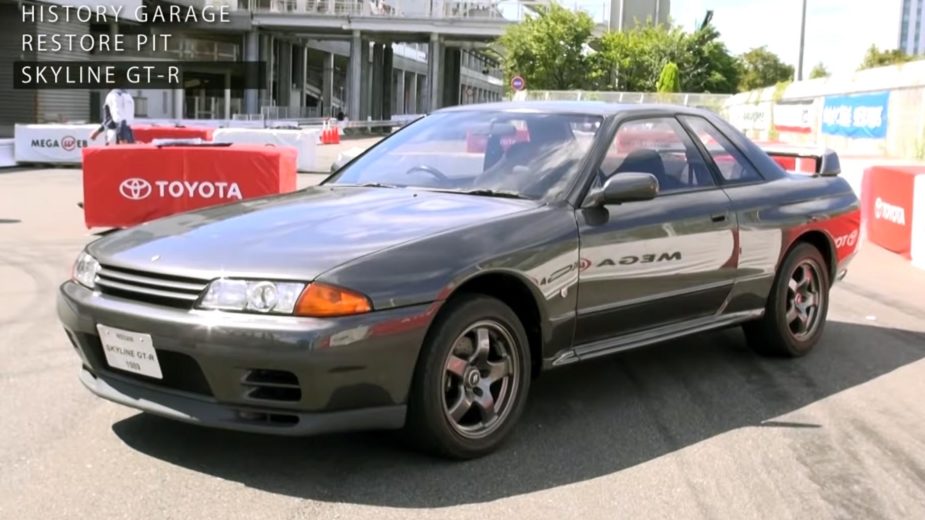 Nissan Skyline GT-R R32 restaurado pela Historica Garage, da Toyota