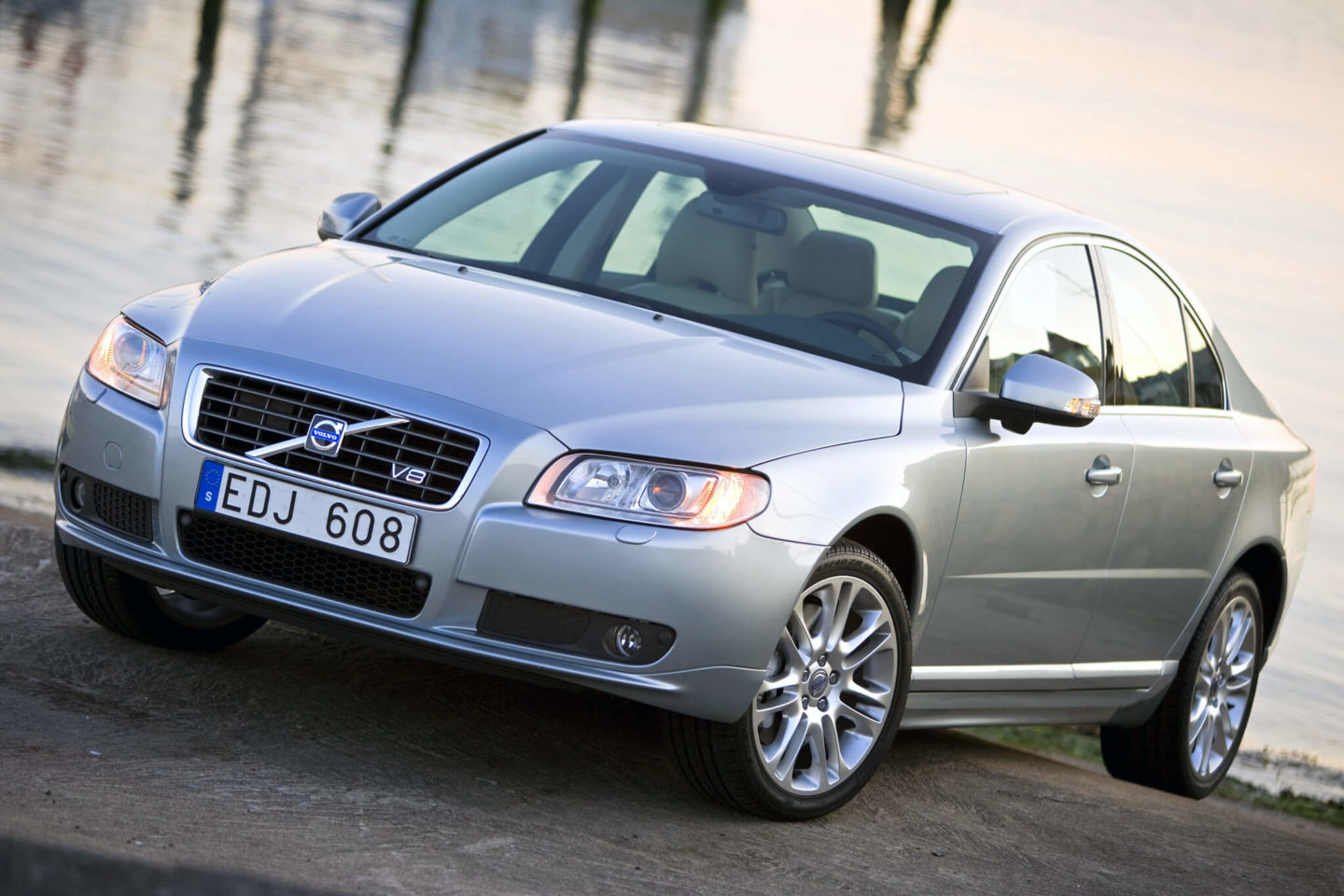 Volvo S80 V8