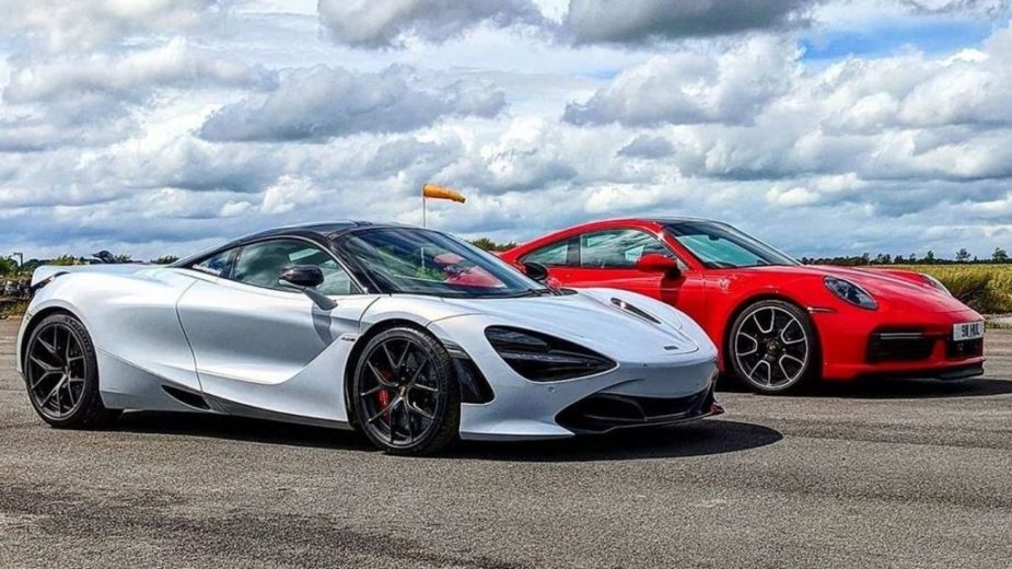 Porsche 911 Turbo S vs McLaren 720S