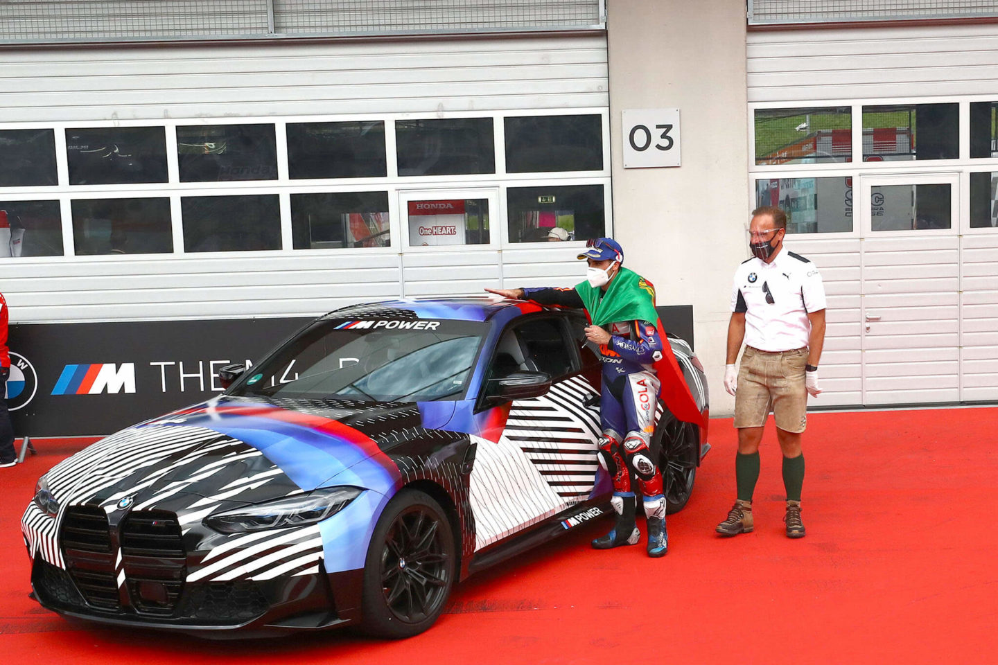 Miguel Oliveira e BMW M4 Coupé