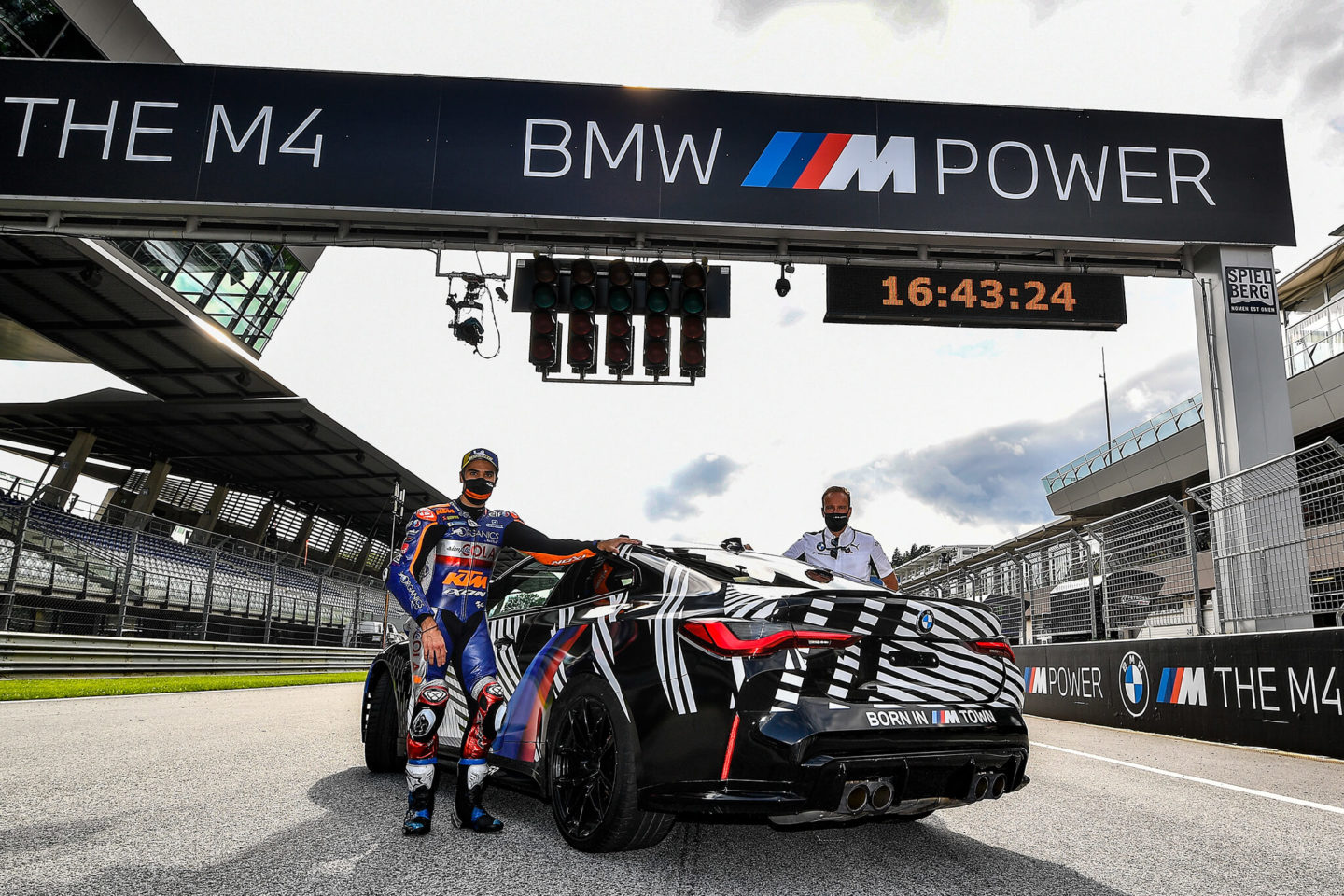 Miguel Oliveira e BMW M4 Coupé