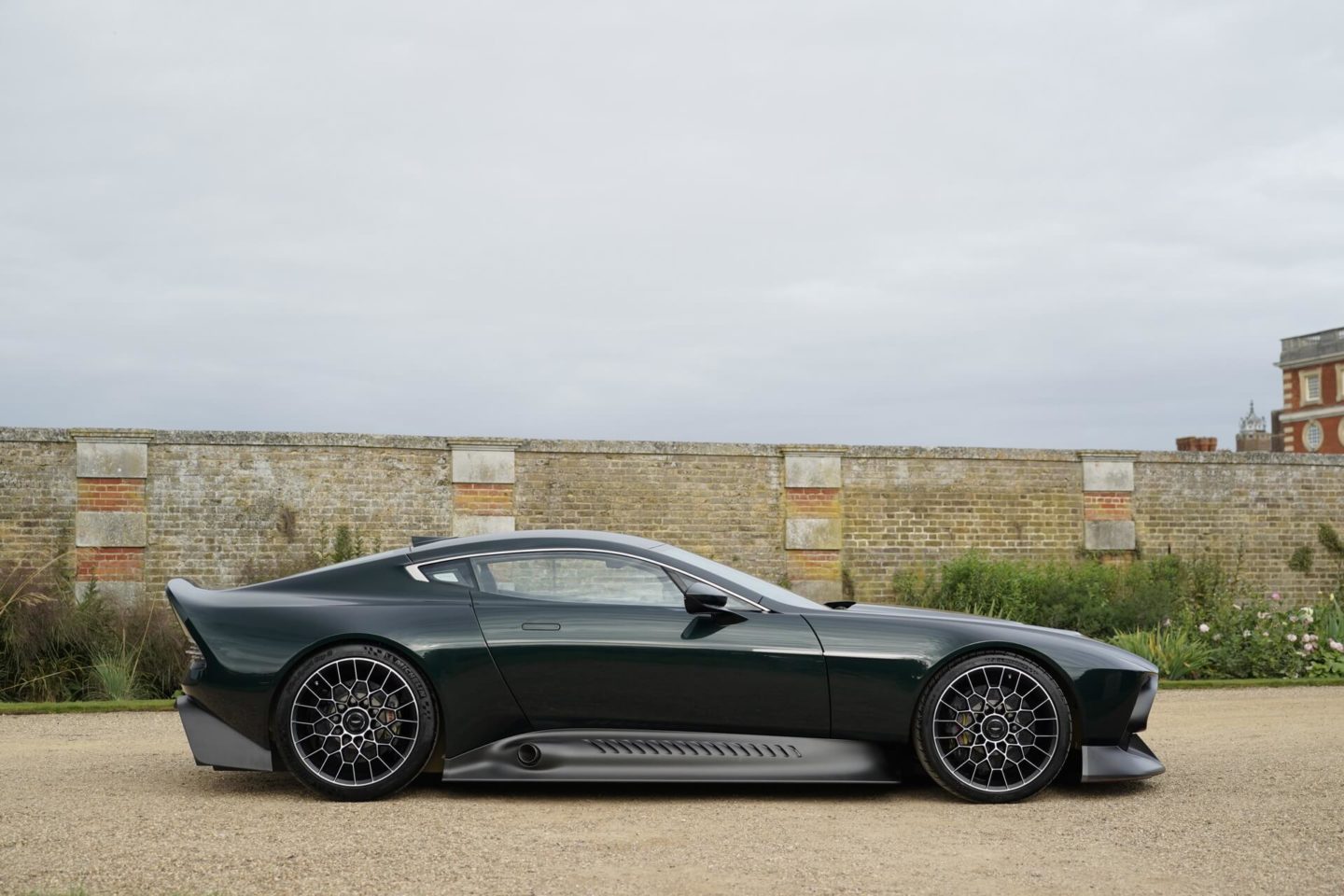 Aston Martin Victor