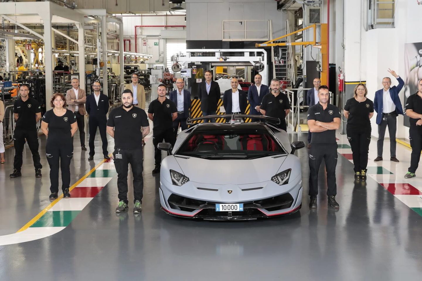 Lamborghini Aventador 10 mil