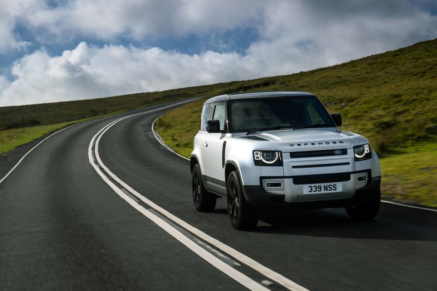 Land Rover Defender 2021