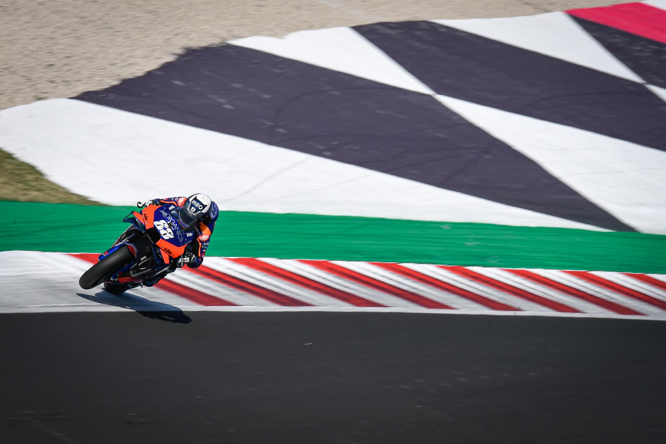 Miguel Oliveira e KTM RC16