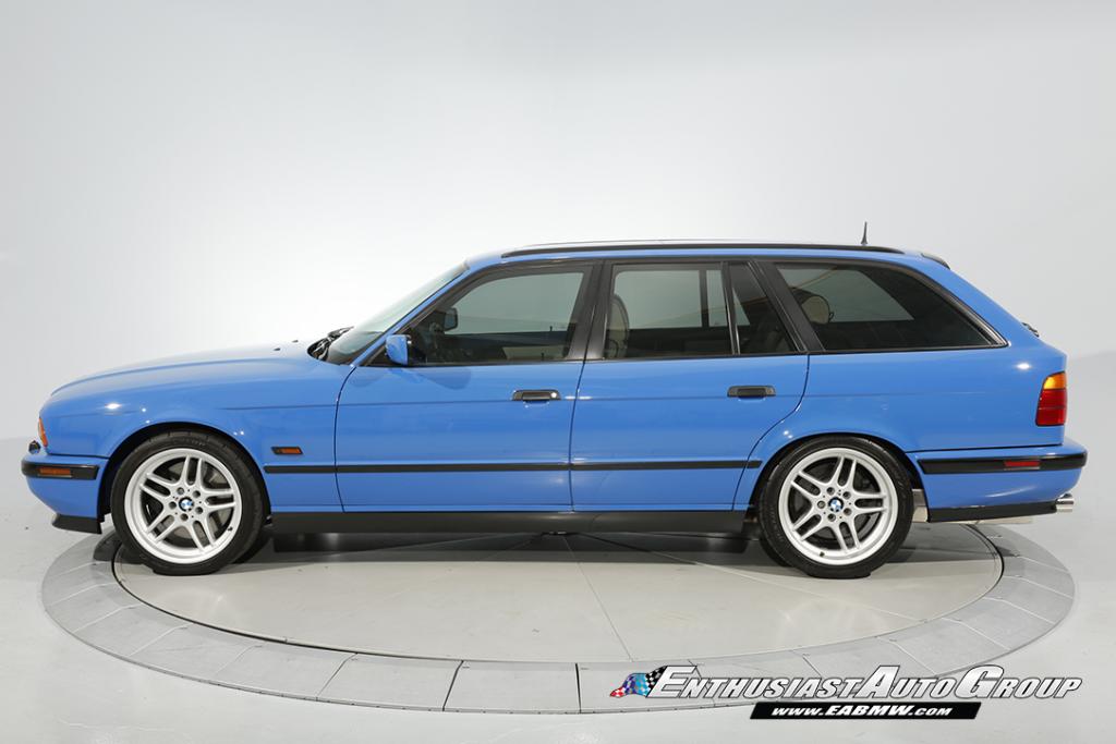 BMW M5 Touring E34